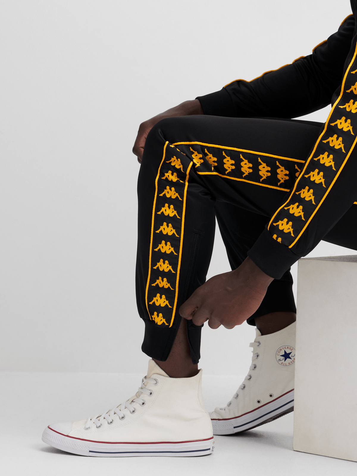 Kappa Men's Kaizer Chiefs Banda Rastoriam Black/Yellow Athletic Track Pants
