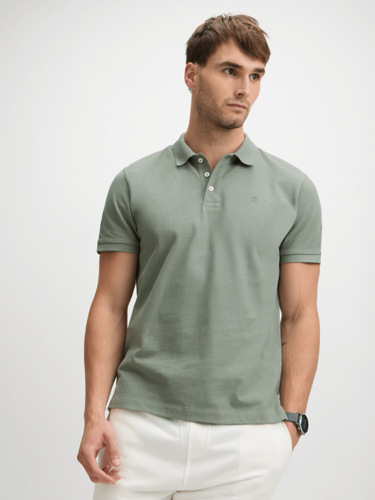 https://thefoschini.vtexassets.com/arquivos/ids/220325030/74408610-45b7-41b7-be75-04e12506d865.png
