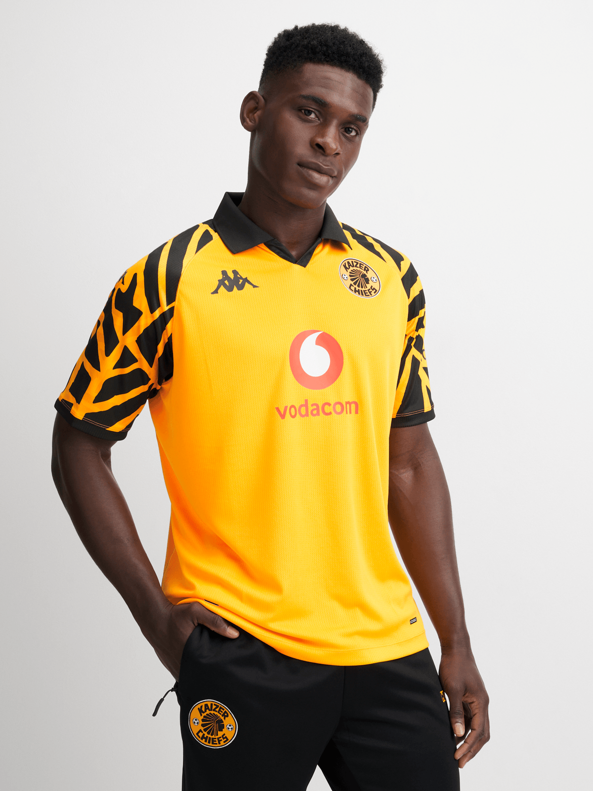 Kappa Men's Kaizer Chiefs Home 25/26 Yellow Stadium Soccer Jersey
