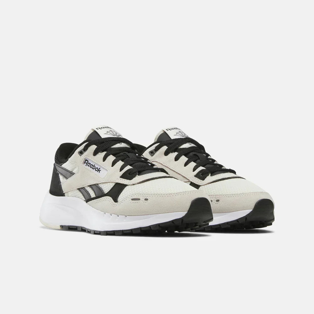 Classic Leather 2400 Running Shoes (1)