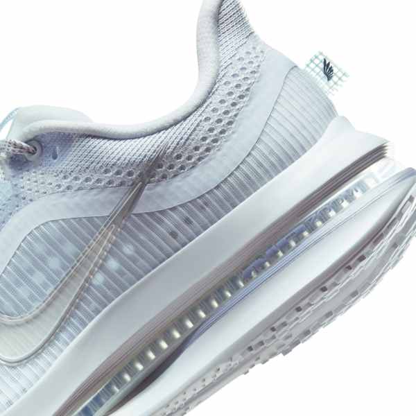 Nike Pegasus Premium Football Grey